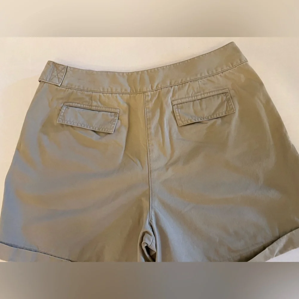 TALBOT’S TAN COTTON SHORTS. FLY FRONT WITH HOOK AND BAR CLOSURE